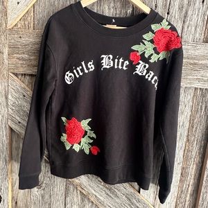 🌹 Awesome ‘Girls Bite Back’ Pullover